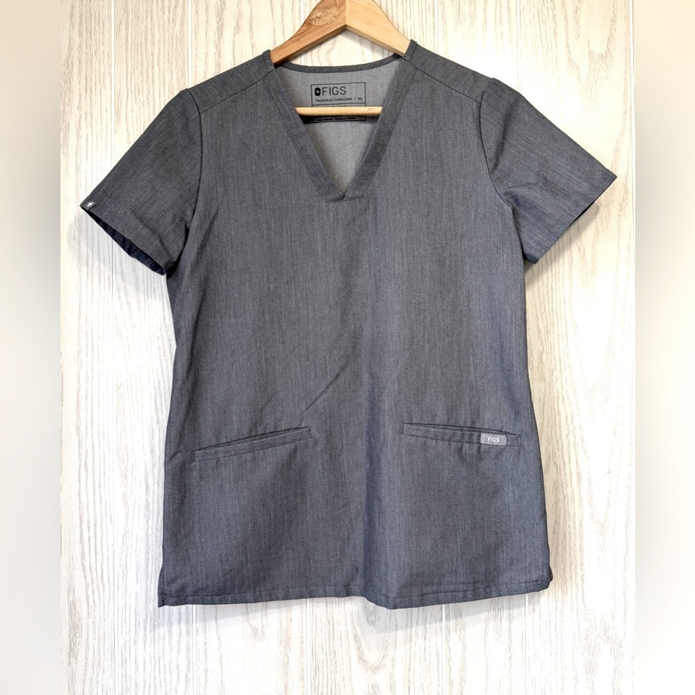 FIGS Technical Collection SIze XS Gray Scrub Top EUC